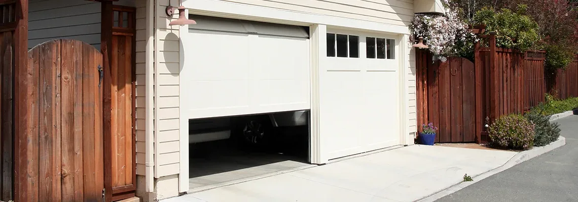 Repair Garage Door Won't Close Light Blinks in Kendale Lakes, Florida